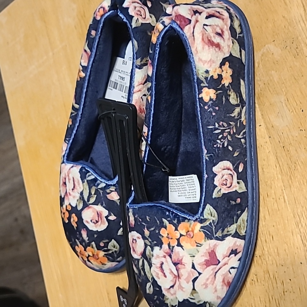 EAST 5TH WOMENS NAVY BLUE FLORAL SLIPPERS SIZE SMALL 5-6 - Picture 9 of 9